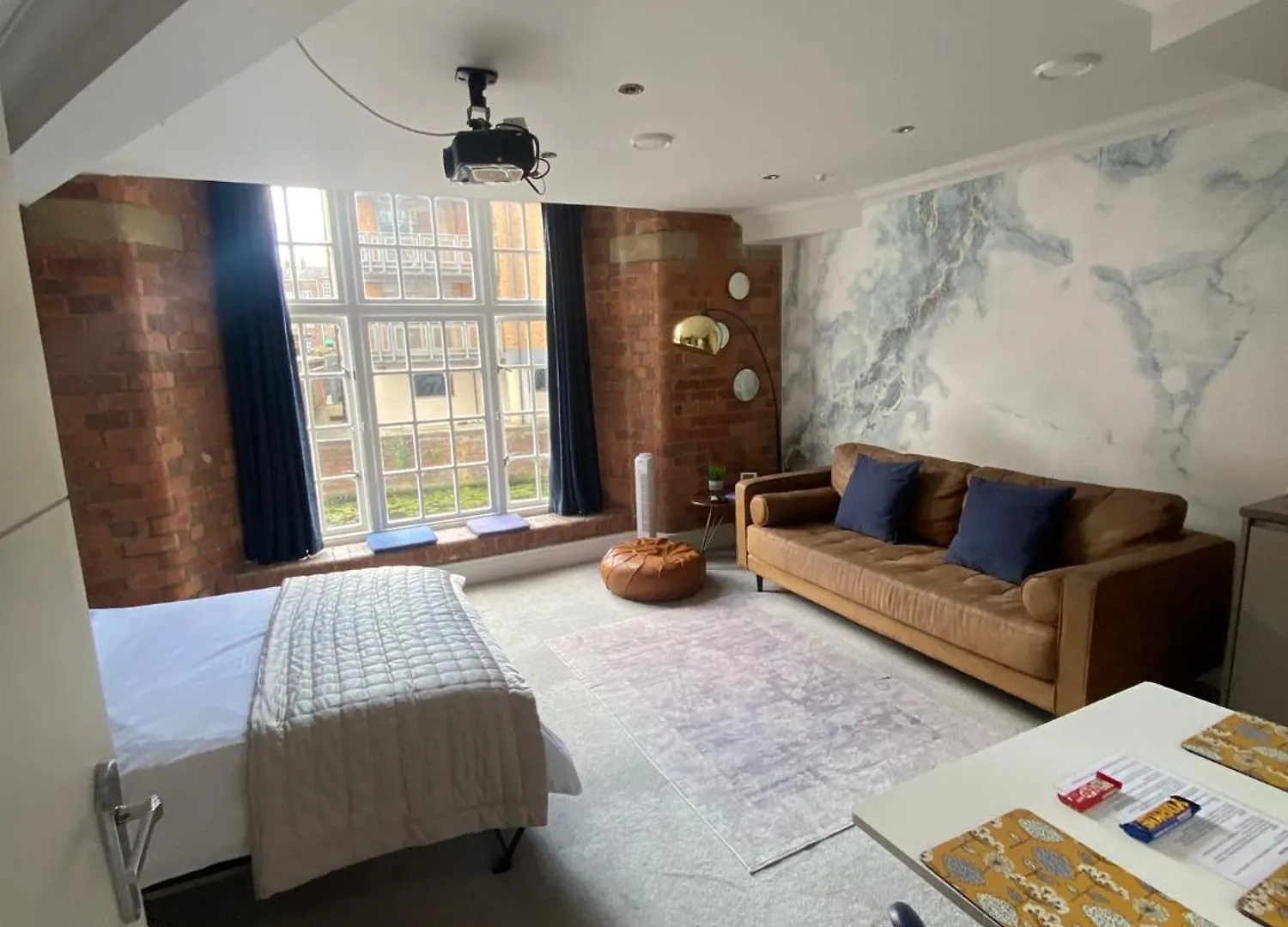 Perfect Studio In Central York 0*,